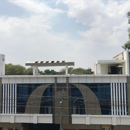 Hotel Tulsi Bānda Екстериор снимка