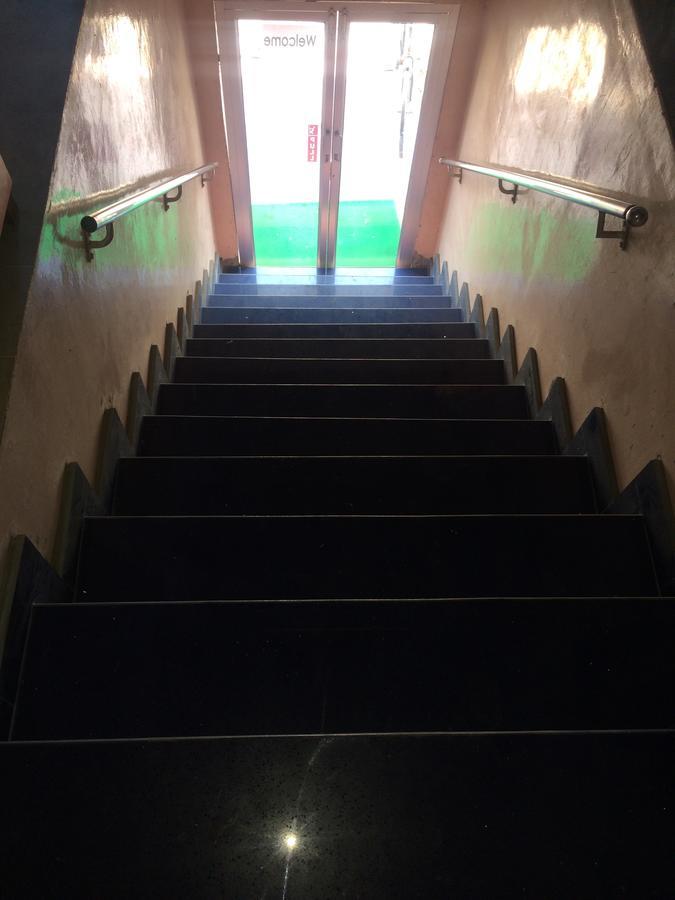 Hotel Tulsi Bānda Екстериор снимка