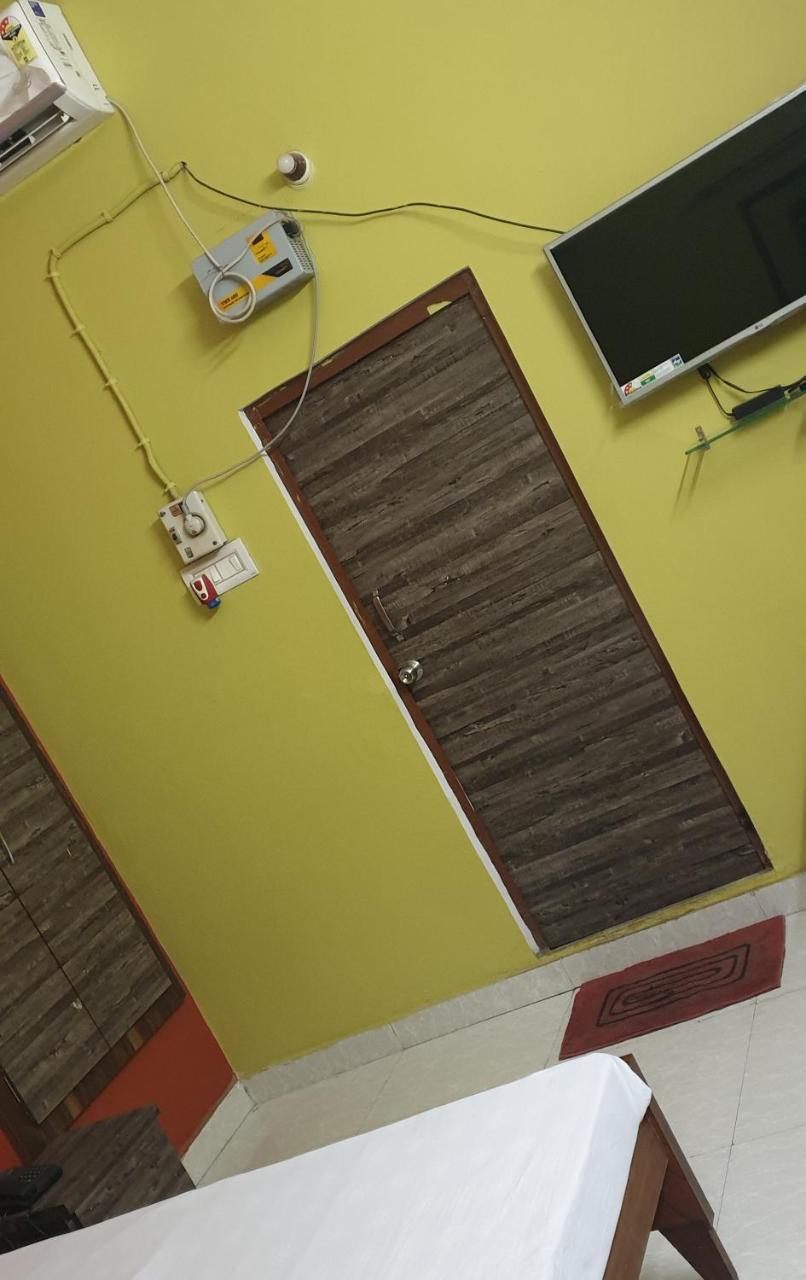 Hotel Tulsi Bānda Екстериор снимка